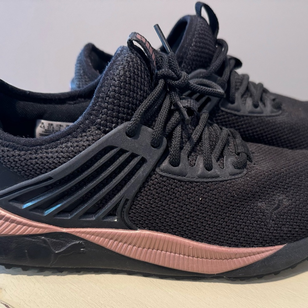 Womens Puma Pacer size 7